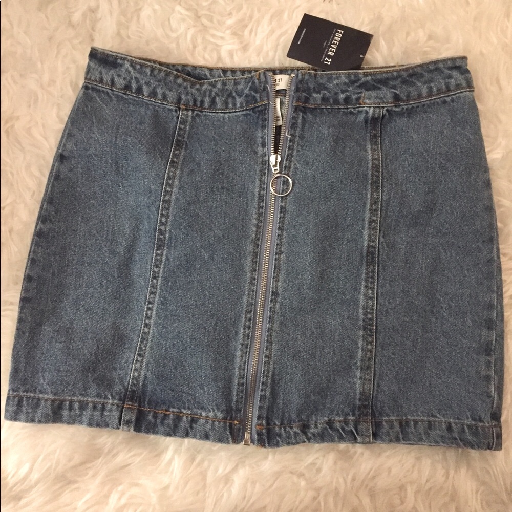 Forever21 mini denim skirt. Size 27 NWT - Picture 1 of 6